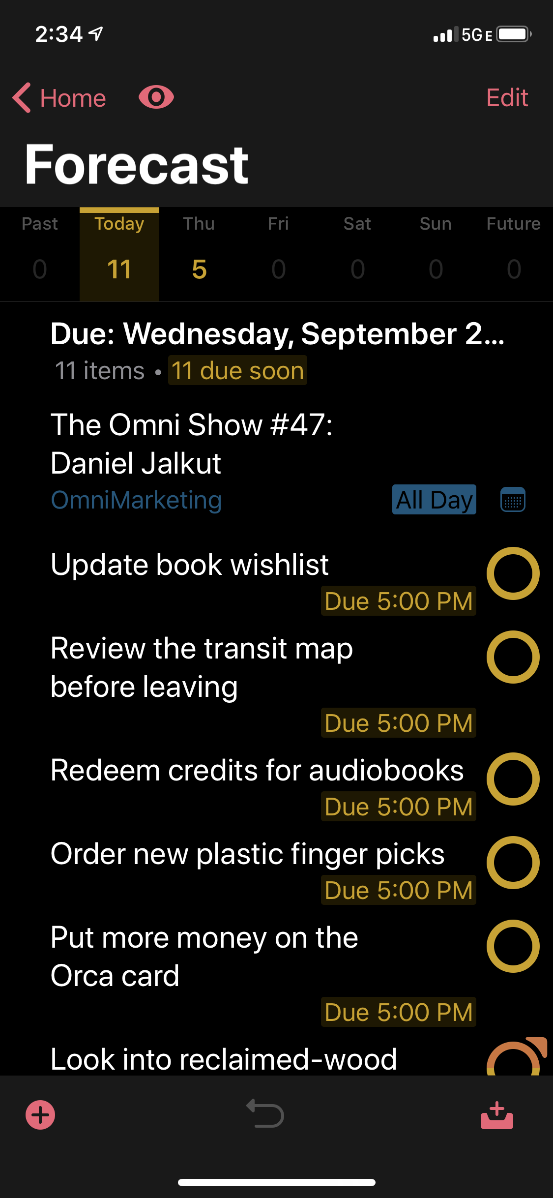 Screenshot showing OmniFocus running with iOS 13 Dark Mode enabled.